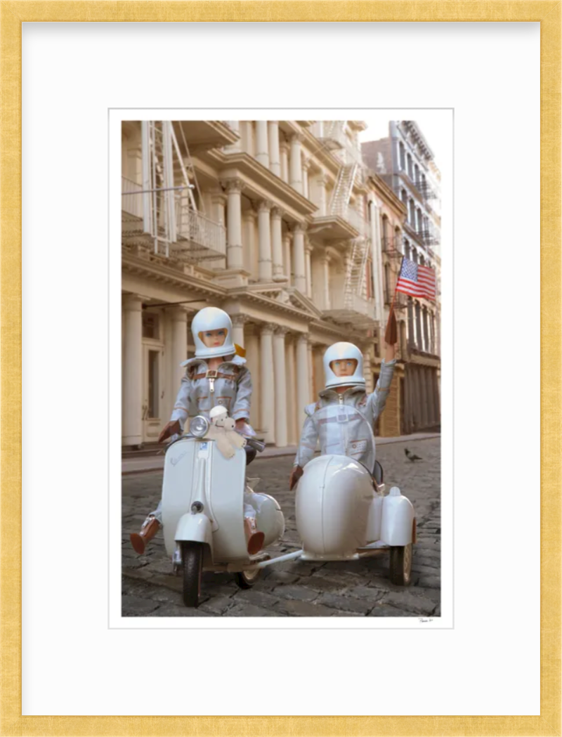 Astronauts in SoHo (Blond)