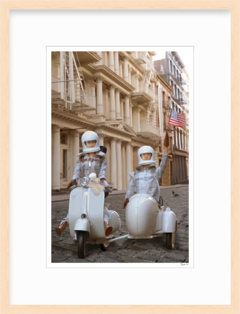 Astronauts in SoHo - Brunette