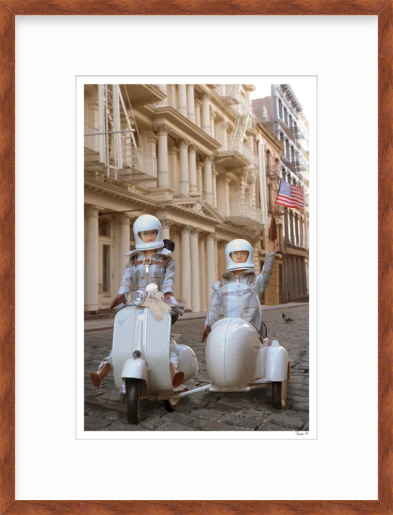 Astronauts in SoHo - Brunette