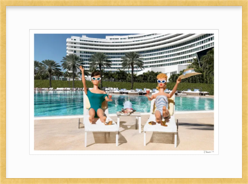 Lounge Girls at The Fontainebleau