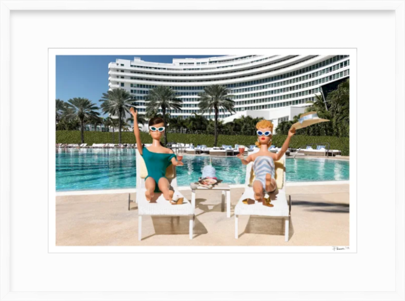 Lounge Girls at The Fontainebleau