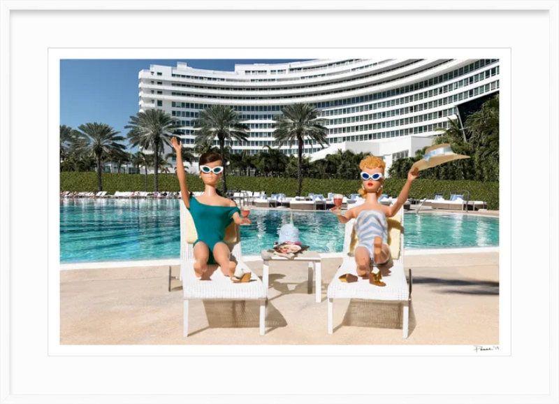 Lounge Girls at The Fontainebleau