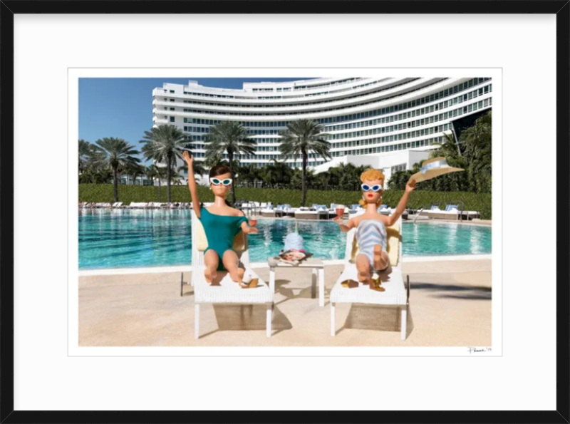 Lounge Girls at The Fontainebleau