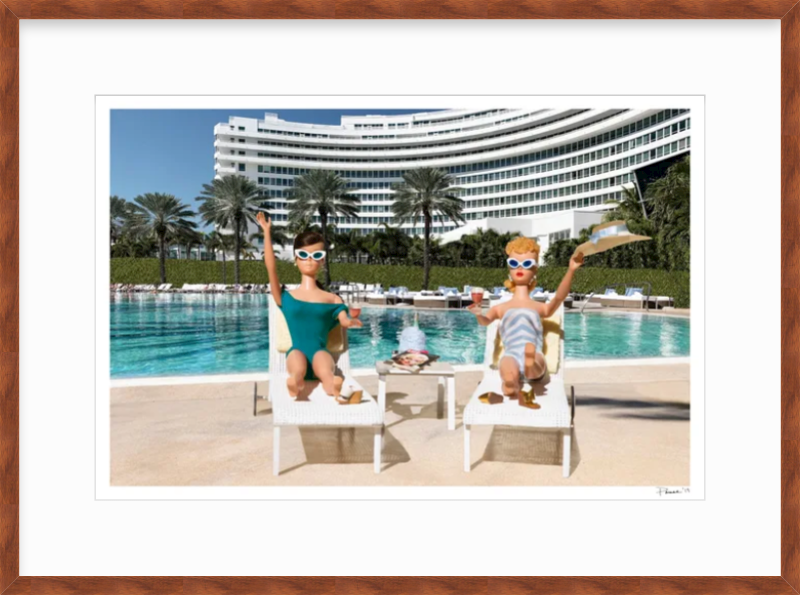 Lounge Girls at The Fontainebleau