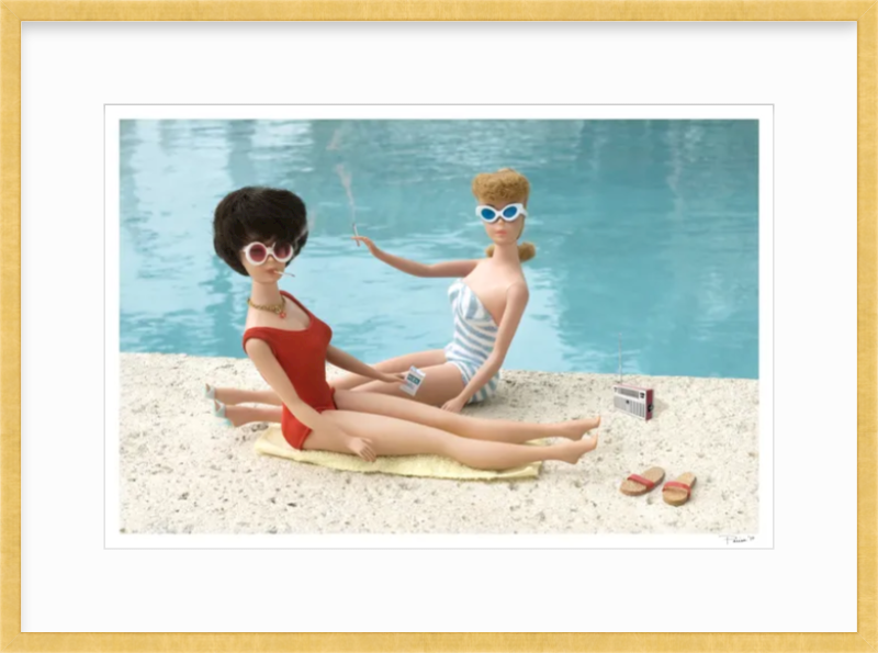 Smokin' Girls by the Pool
