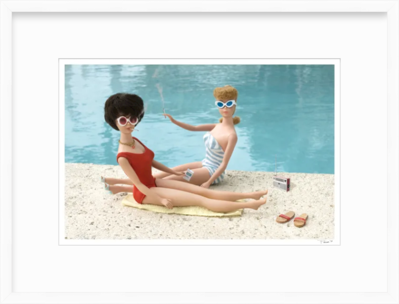 Smokin' Girls by the Pool