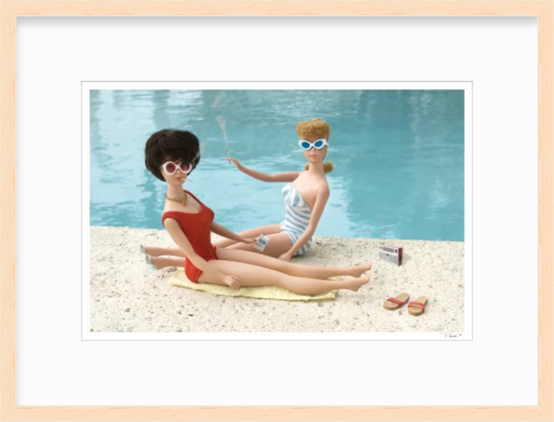 Smokin' Girls by the Pool