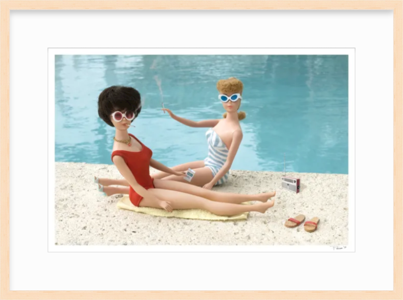 Smokin' Girls by the Pool