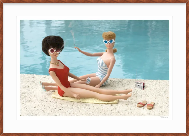 Smokin' Girls by the Pool