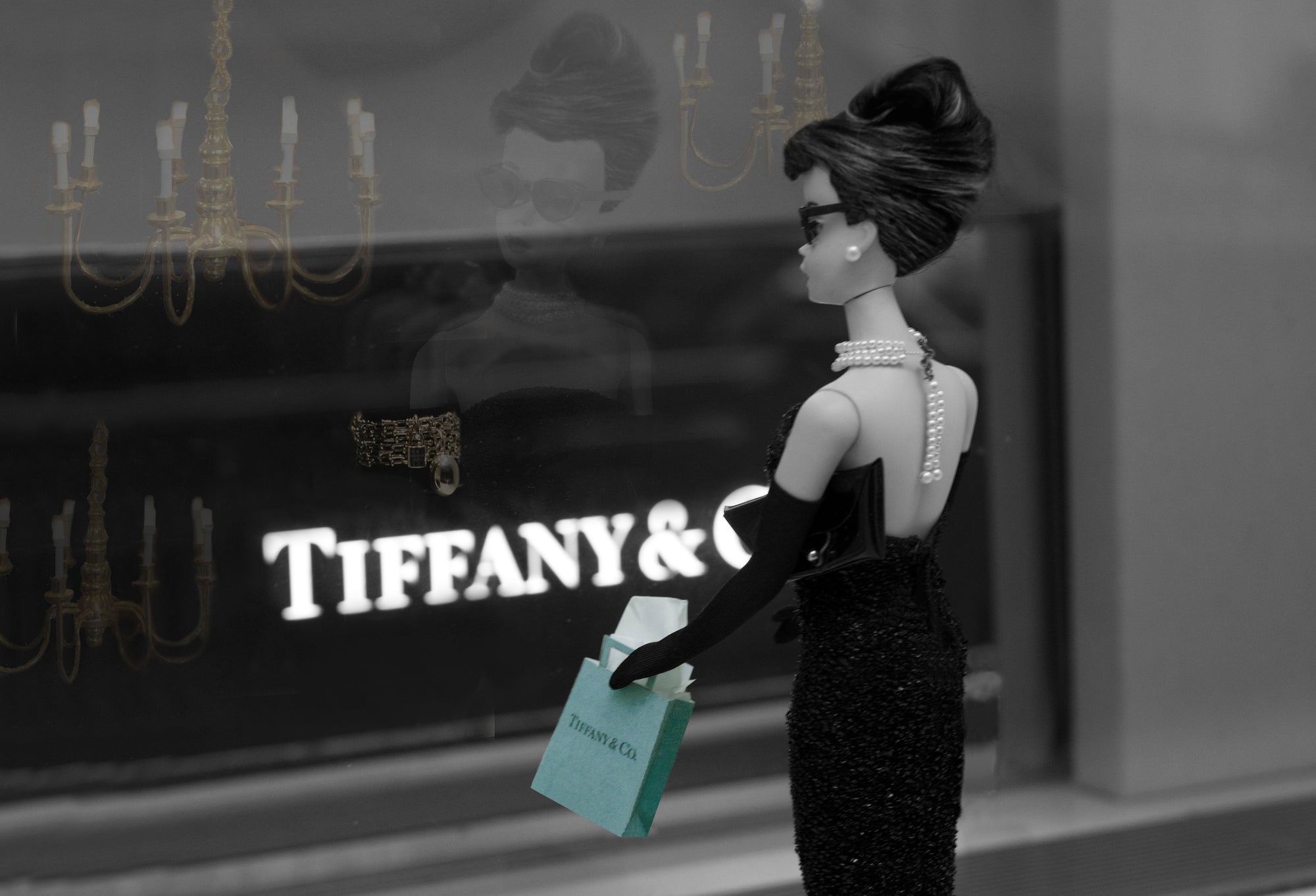 Tiffany's without Breakfast (Horizontal)