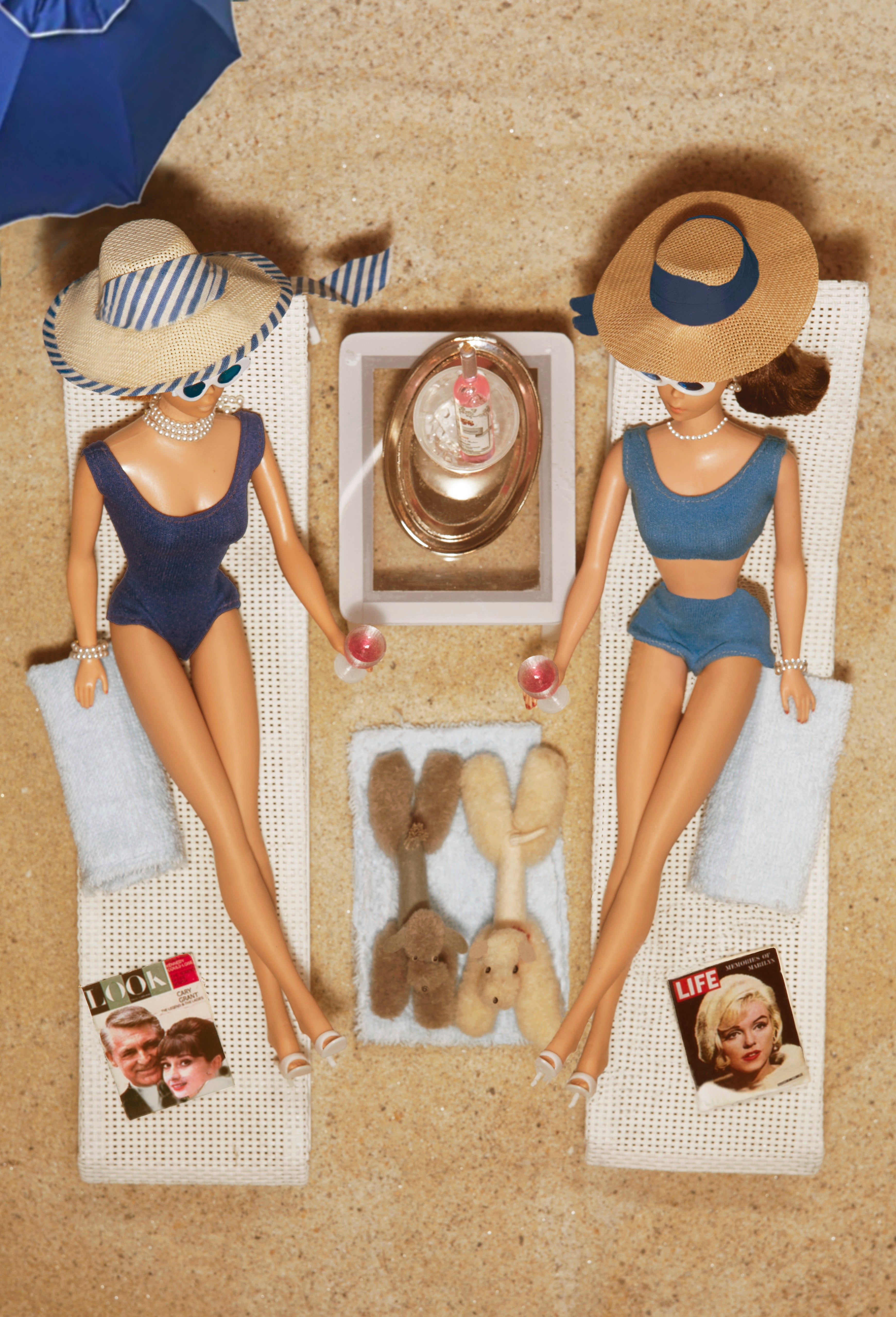 Barbie with beach chair online